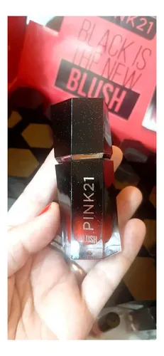 Rubor Líquido Con Esponja Pink 21 Black Is The New Blush Tono 01 7ml