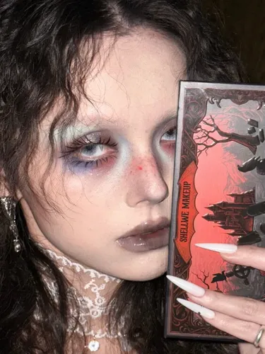 Brillo De Labios Shellwe Makeup X Ghoul Nocturnal Flame Coll
