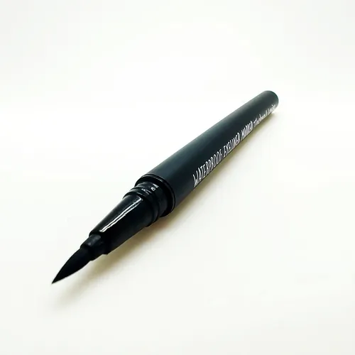 Delineador De Ojos Fibra Negro Waterproof Larga Duración Thelma