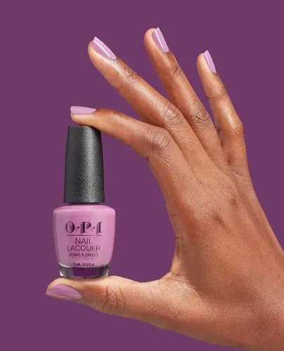 Esmalte OPI Nail Lacquer en Tono Violeta Vogue En Violet de 15 mL
