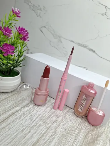 Lip Combo Labiales Delineador En Barra Gloss Efecto Brillo