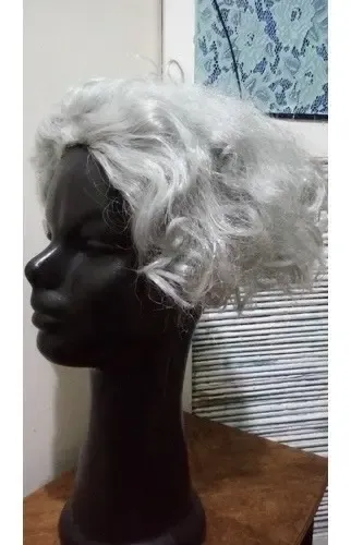 Peluca Gris Canas Y Rulos By La Parti Wigs!