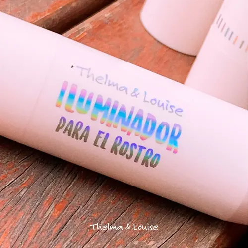 Iluminador Retráctil Barra Thelma & Louise Maquillaje Tono Gold