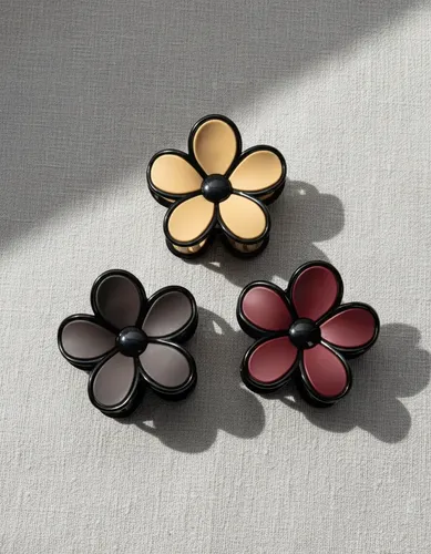 Broche De Pelo Flor Margarita Opaco Con Borde Negro