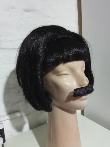 Disfraz Peluca Negra Cabello Hacia Atras By La Parti Wigs!