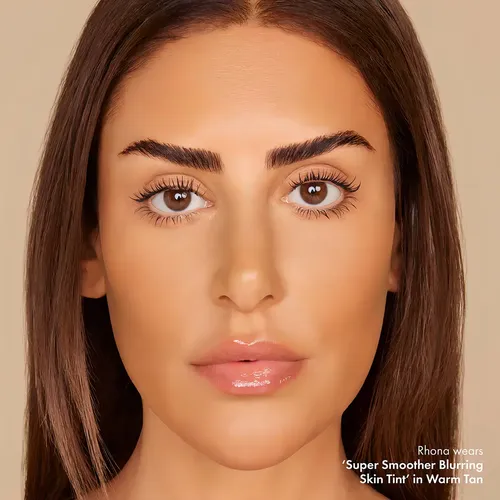 Skin Tint Iconic London Super Smoother Blurring Tono Warm Tan