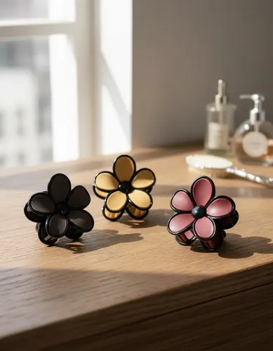 Broche De Pelo Flor Margarita Opaco Con Borde Negro