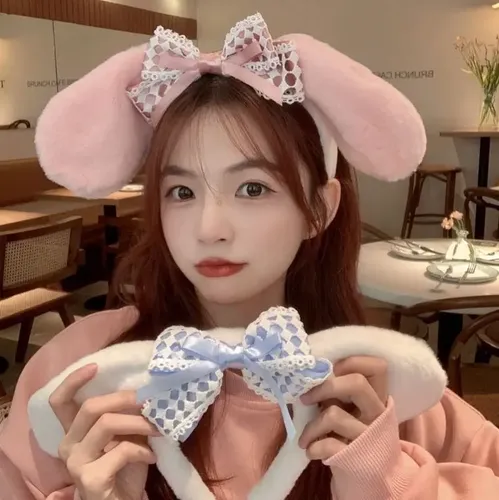 Diadema Y Peluche Rosa. Accesorios Para El Pelo Y Conejito
