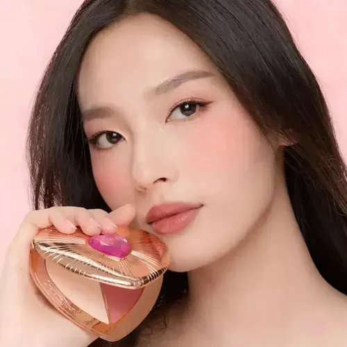 Paleta Facial En Tono Melocotón, Acabado Luminoso Natural
