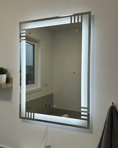 Espejo Led Táctil Baiona 75×120 Cm Con Desempañador Y Reloj