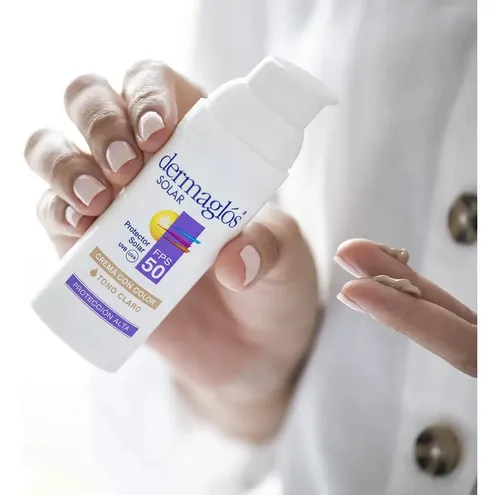 Protector Solar Dermaglos Solar F50 Facial Con Color X50gr