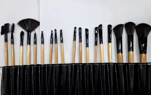 Set 18 Brochas Y Pinceles Para Maquillaje Con Estuche