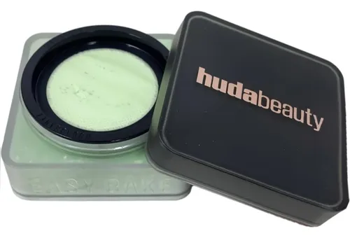 Polvo Translúcido Huda Easy Bake Matcha Milk Cake