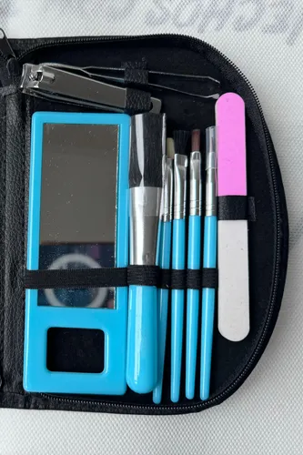 Kit De Manicura, Pedicura Y Maquillaje Con Estuche.18 Piezas