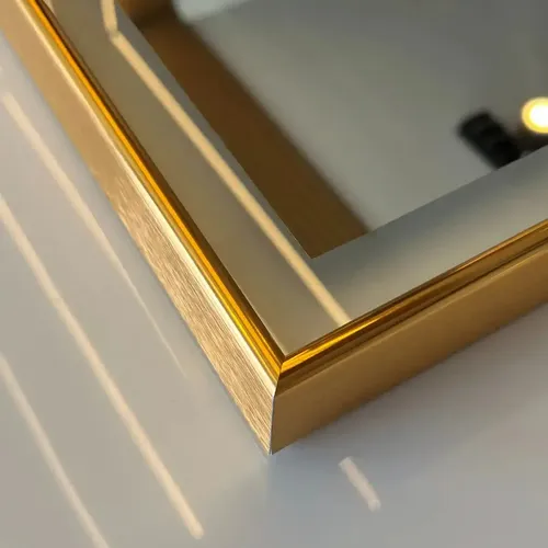 Espejo LED Rectangular MirrorOn Lifewall con Luz Regulable y Antiempañante para Baño Nilo Dorado de 80 x 60 cm