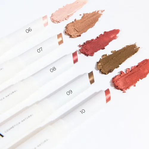 Lápiz Labial Landa con Acabado Perlado en Tono 06