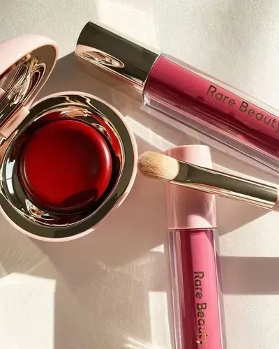 Rare Beauty Stay Vulnerable Melting Cream Blush Tono Del Maquillaje Nearly Berry
