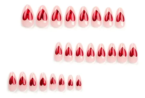 Uñas Decoradas Con Corazones Rojos Y Nude